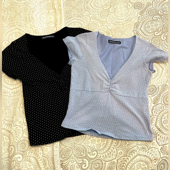 Brandy Melville Tops - 2 Brandy ❤️ Melville short sleeve shirts.